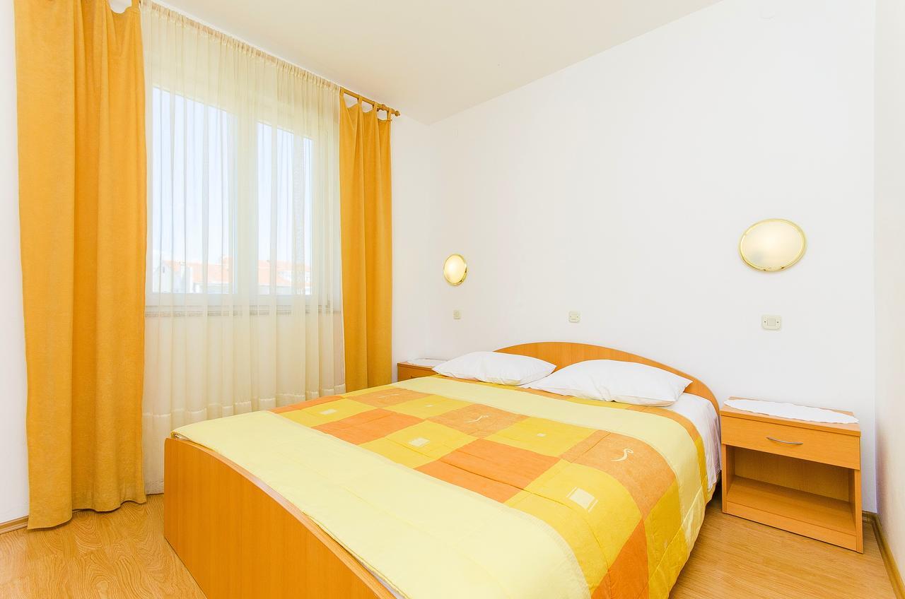 Apartments Biserka โนวาลยา ภายนอก รูปภาพ